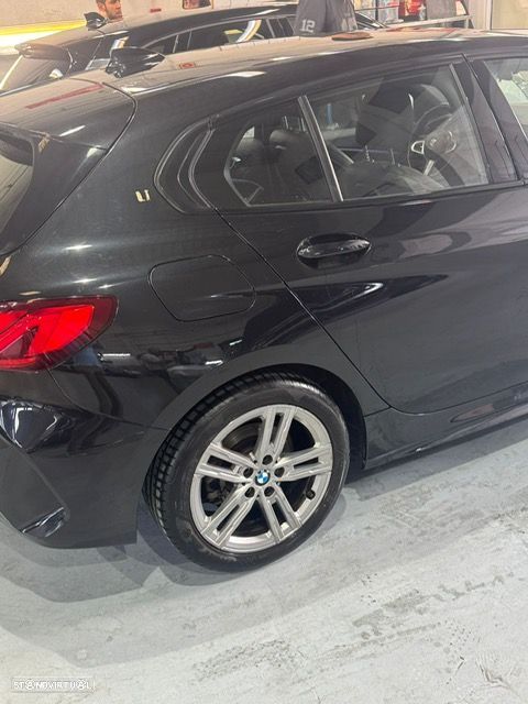 BMW 118 i Pack Desportivo M Auto - 4