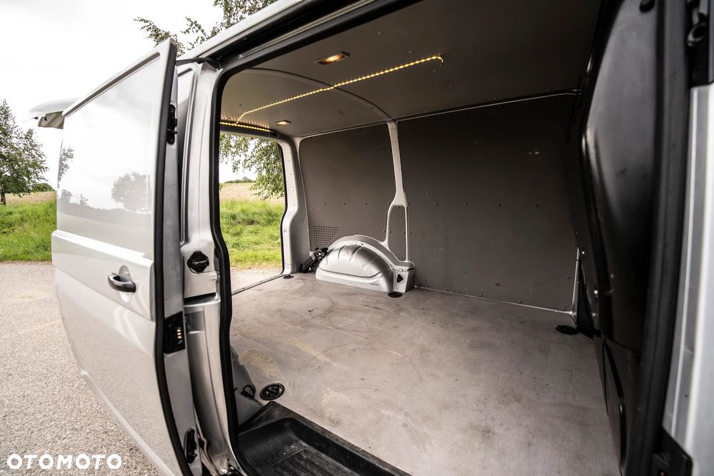 Volkswagen Transporter - 2