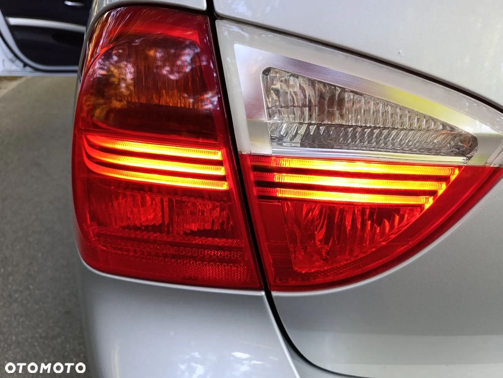 BMW Seria 3 330i - 18