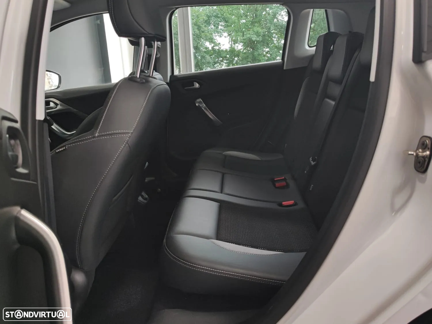 Peugeot 2008 1.4 HDi Allure - 31