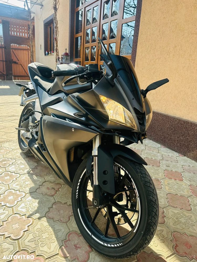 Yamaha YZF-R 125 - 1