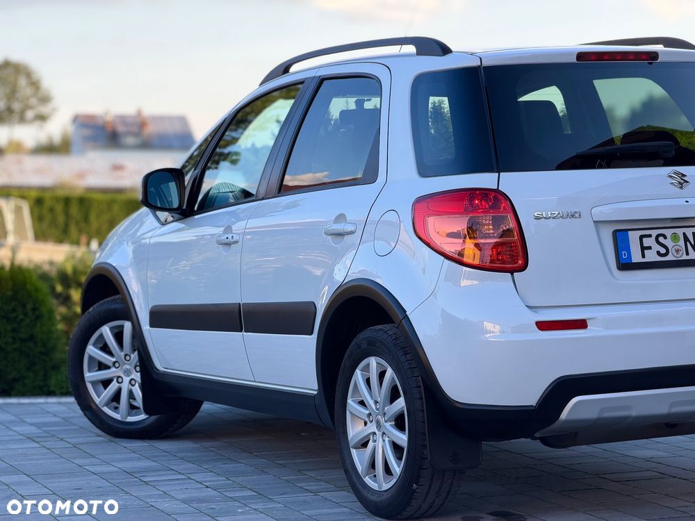 Suzuki SX4 1.6 VVT 4x4 Style - 16