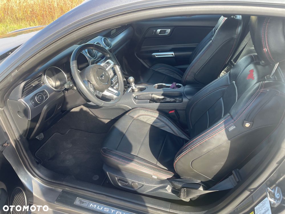 Ford Mustang - 10