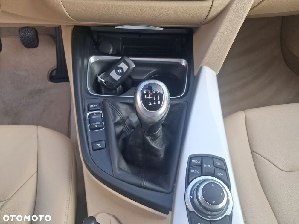 BMW 3GT 318d Luxury Line - 21