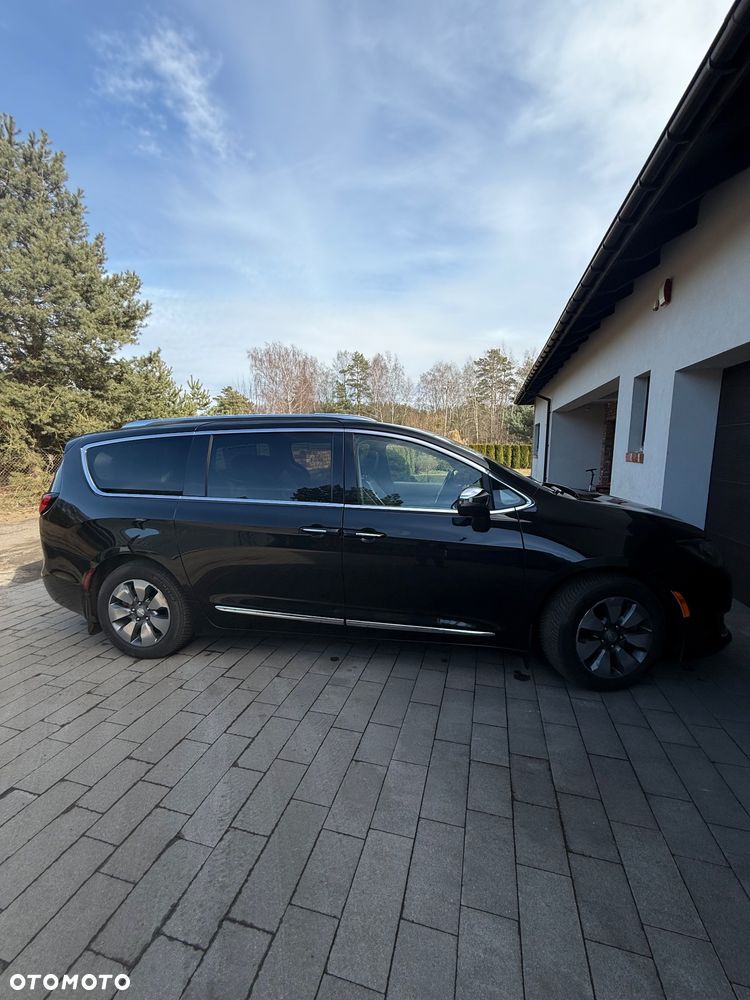 Chrysler Pacifica - 9