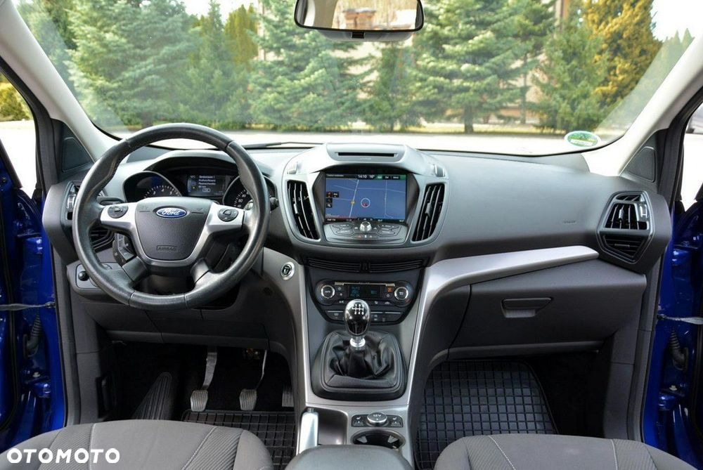 Ford Kuga 1.5 EcoBoost 2x4 Titanium - 24