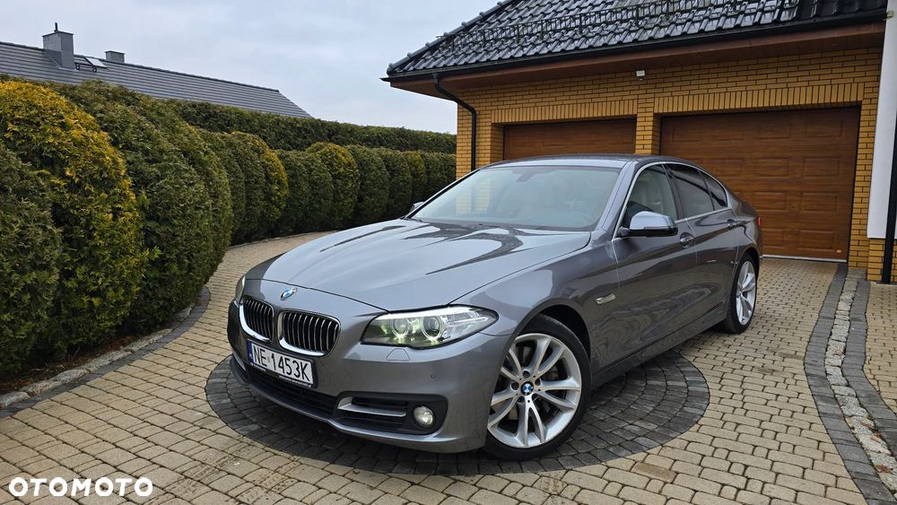 BMW Seria 5 525d xDrive Luxury Line - 1
