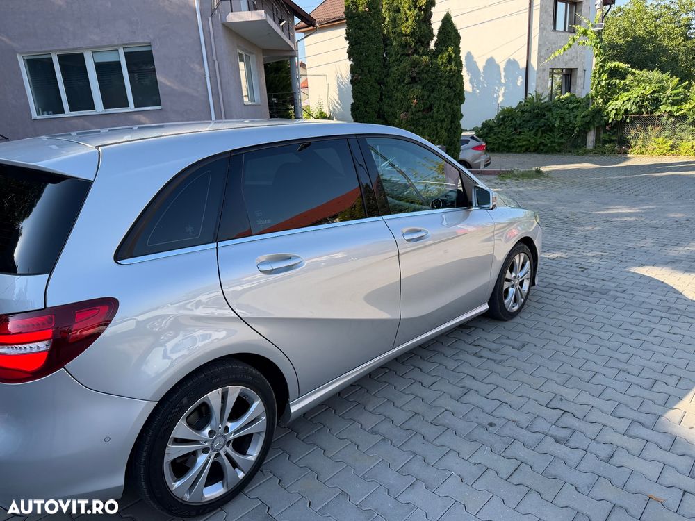 Mercedes-Benz B 180 - 10