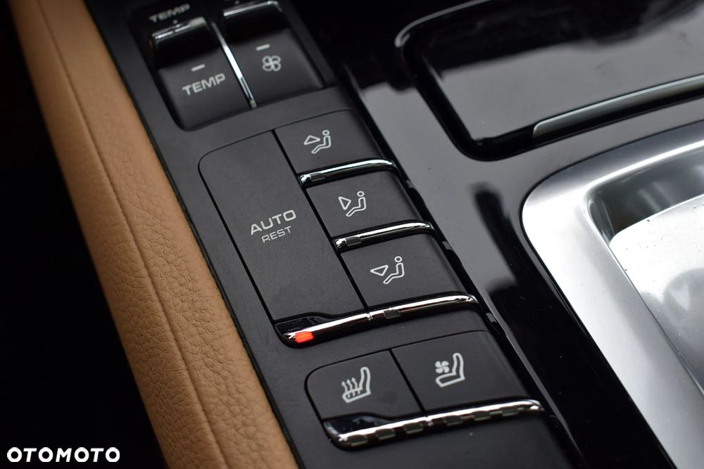Porsche Cayenne Standard - 16