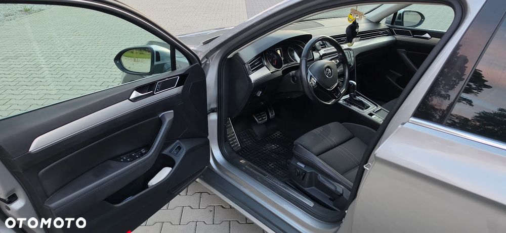 Volkswagen Passat - 17