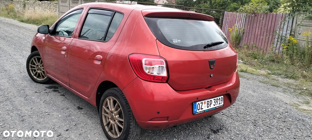 Dacia Logan 0.9 TCe SL Celebration S&S EU6 - 17