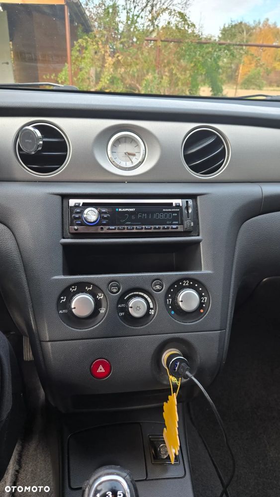 Mitsubishi Outlander 2.0 Comfort 4WD - 14