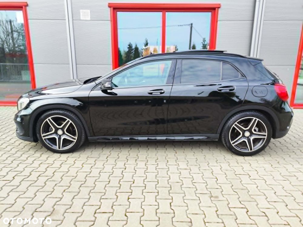 Mercedes-Benz GLA 180 d 7G-DCT AMG Line - 13