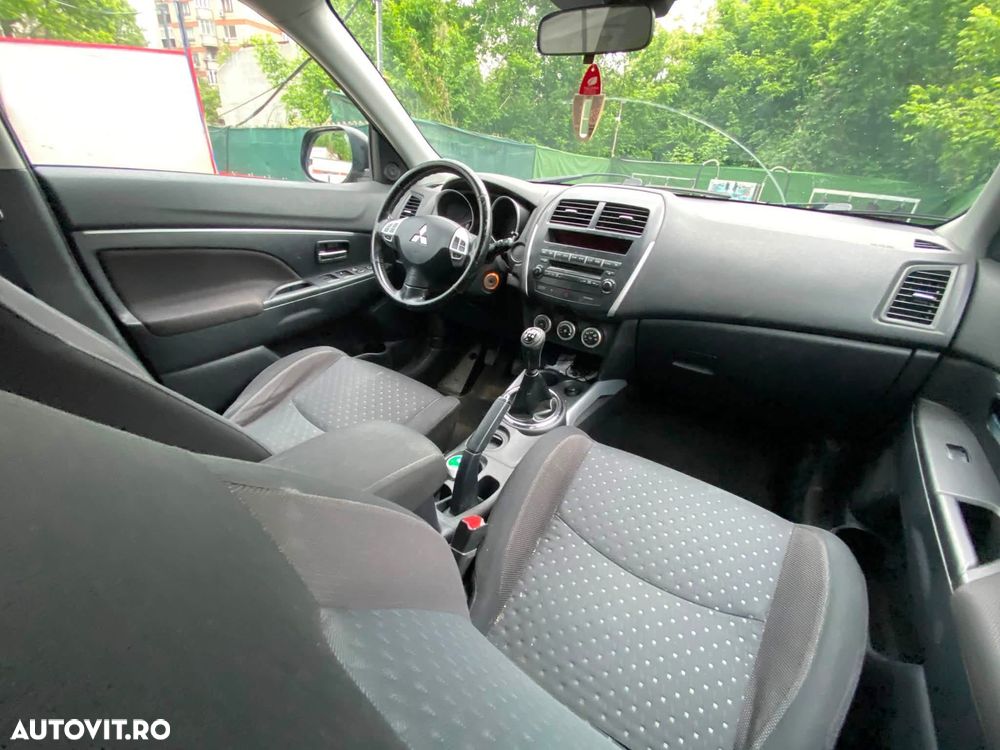 Mitsubishi ASX - 9