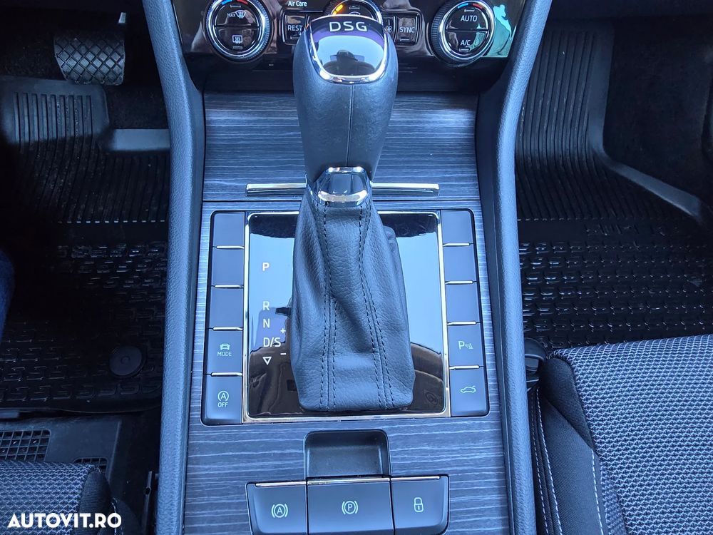 Skoda Superb 2.0 TDI DSG Style - 30