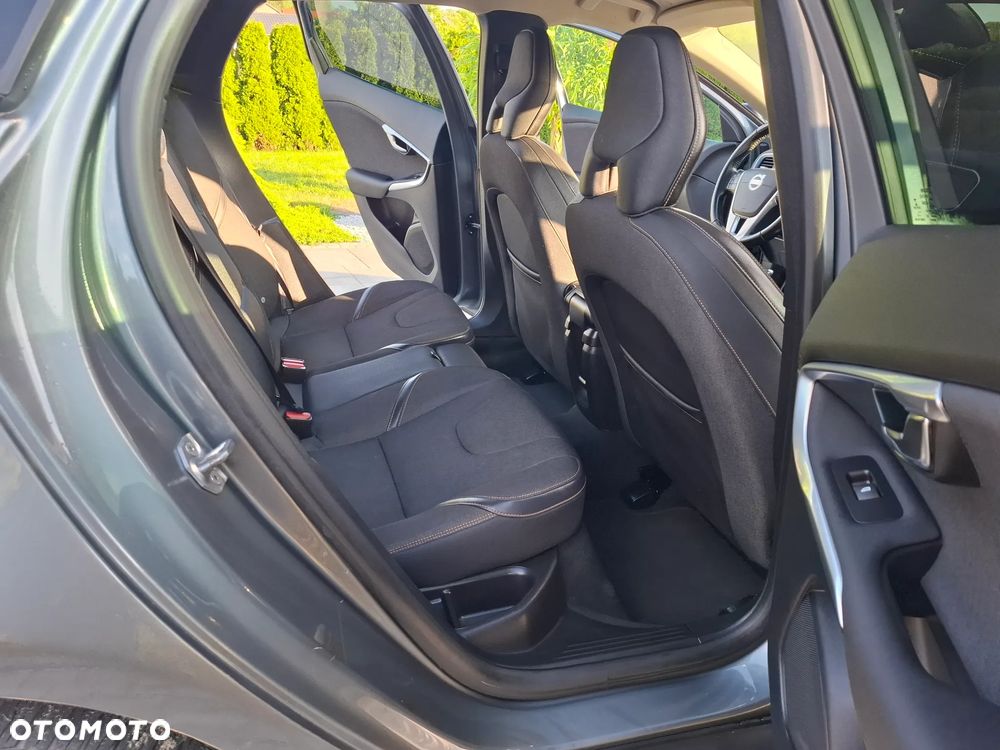 Volvo V40 Cross Country D2 - 18
