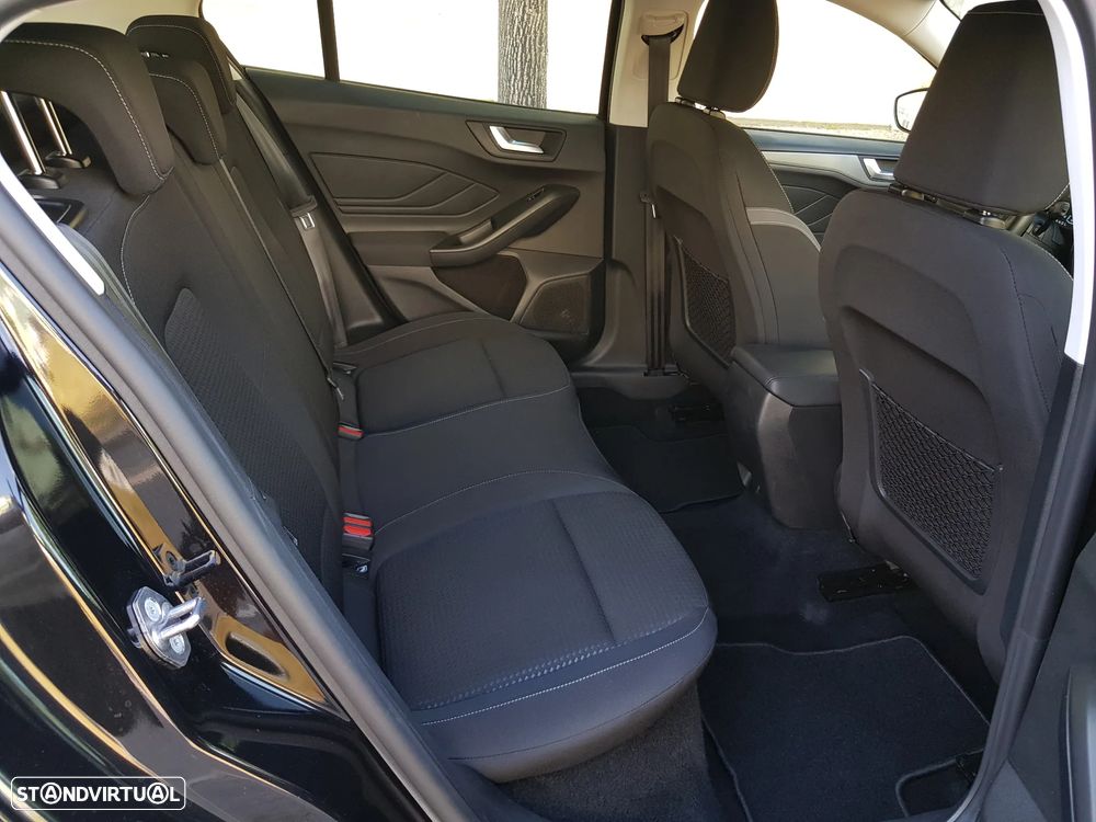 Ford Focus 1.5 TDCi ECOBlue Connected Aut. - 44