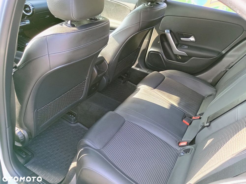 Mercedes-Benz Klasa A 180 AMG Line 7G-DCT - 9