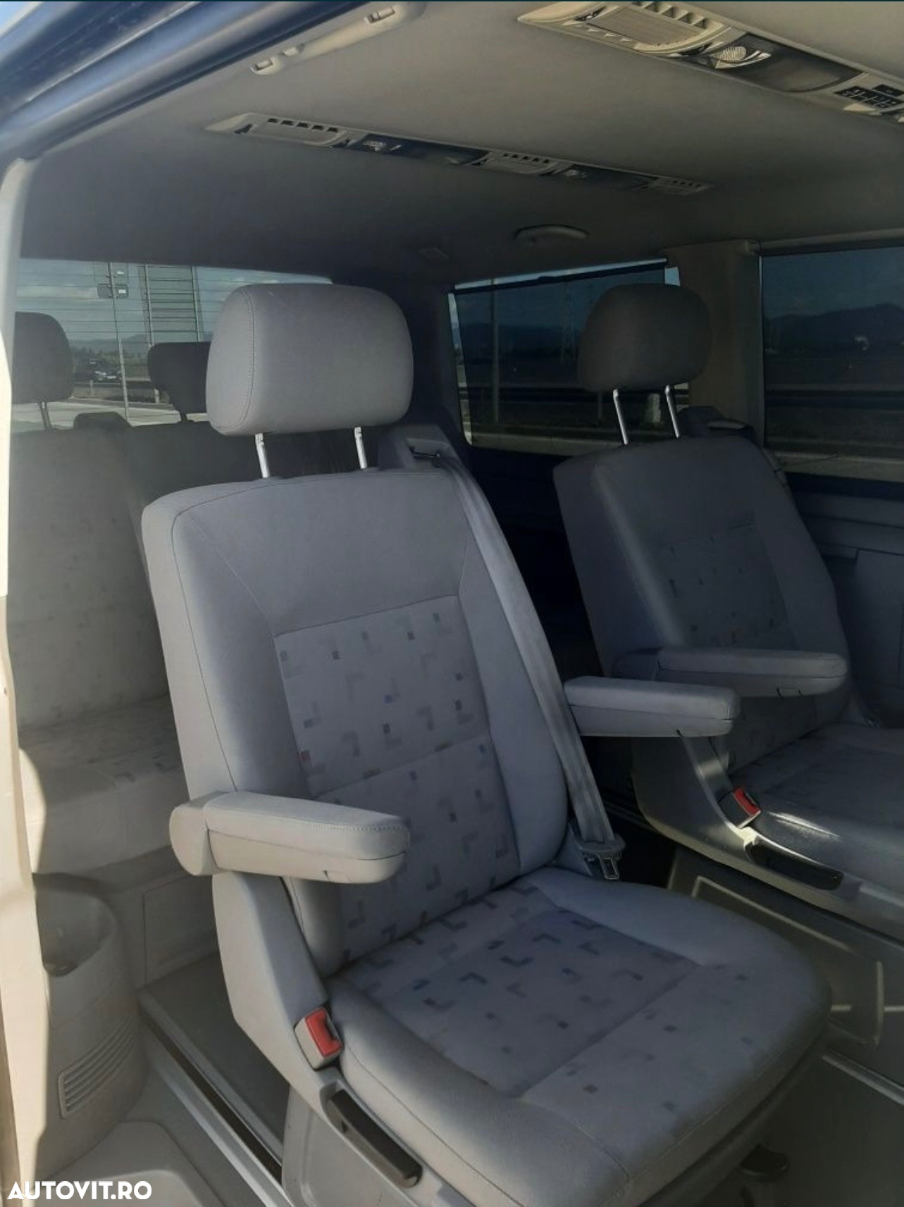 Volkswagen Multivan - 21
