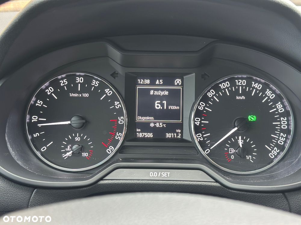 Skoda Octavia 1.6 TDI Elegance DSG - 22