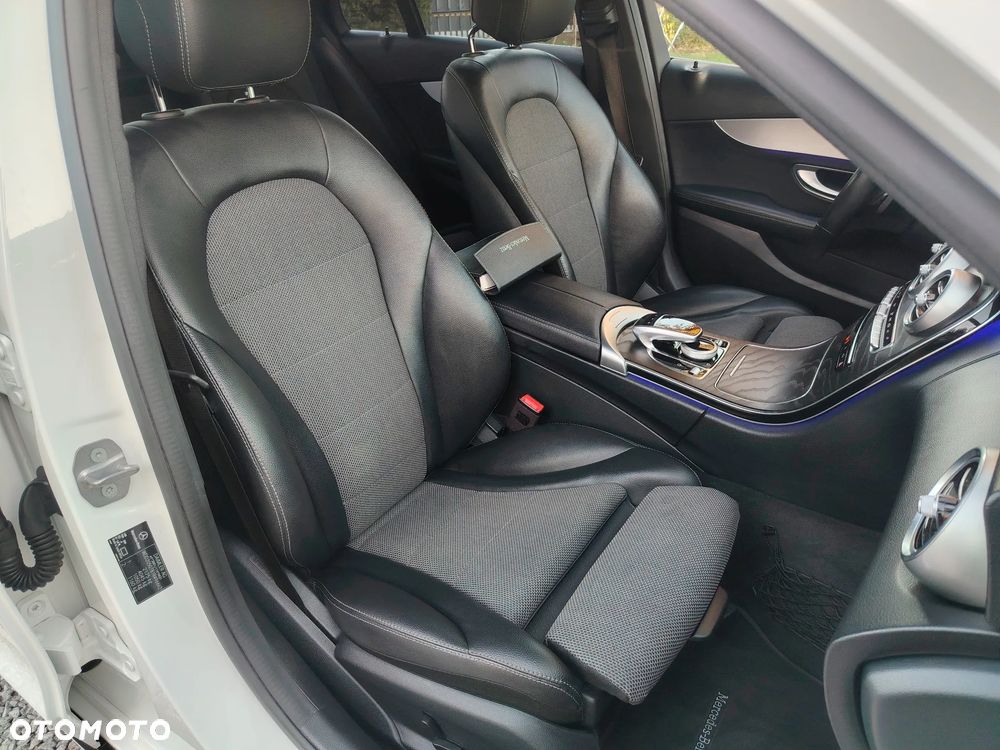 Mercedes-Benz Klasa C 200 4MATIC 9G-TRONIC - 26