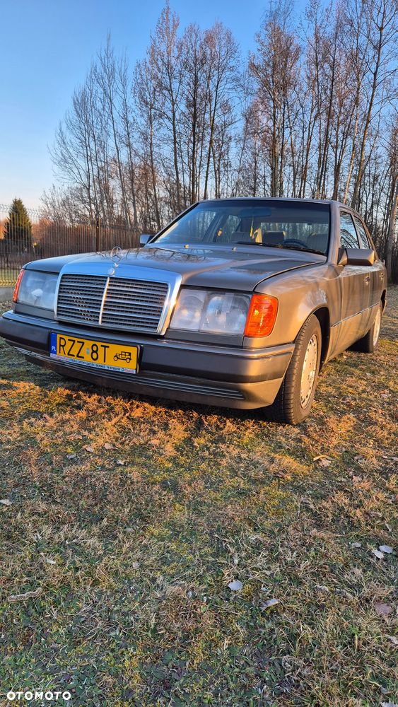 Mercedes-Benz W124 (1984-1993) - 1