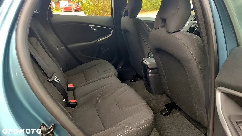 Volvo V40 D2 Momentum - 28