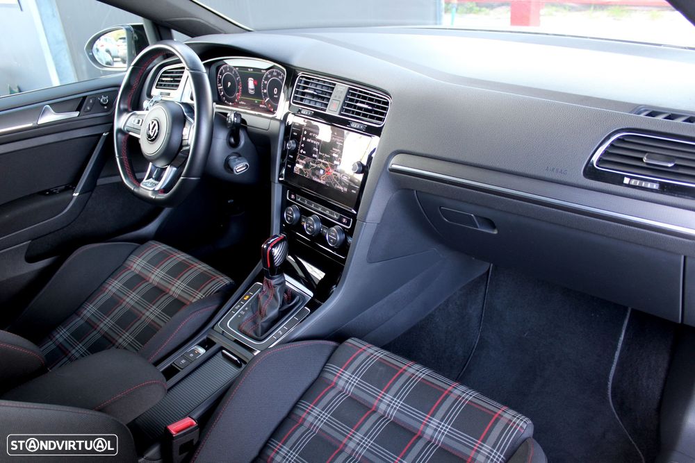 VW Golf 2.0 TSI GTI DSG - 29