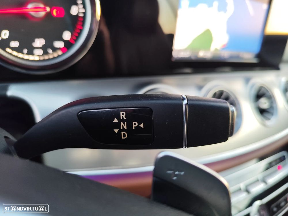 Mercedes-Benz E 220 d Cabrio 9G-Tronic AMG Line - 23