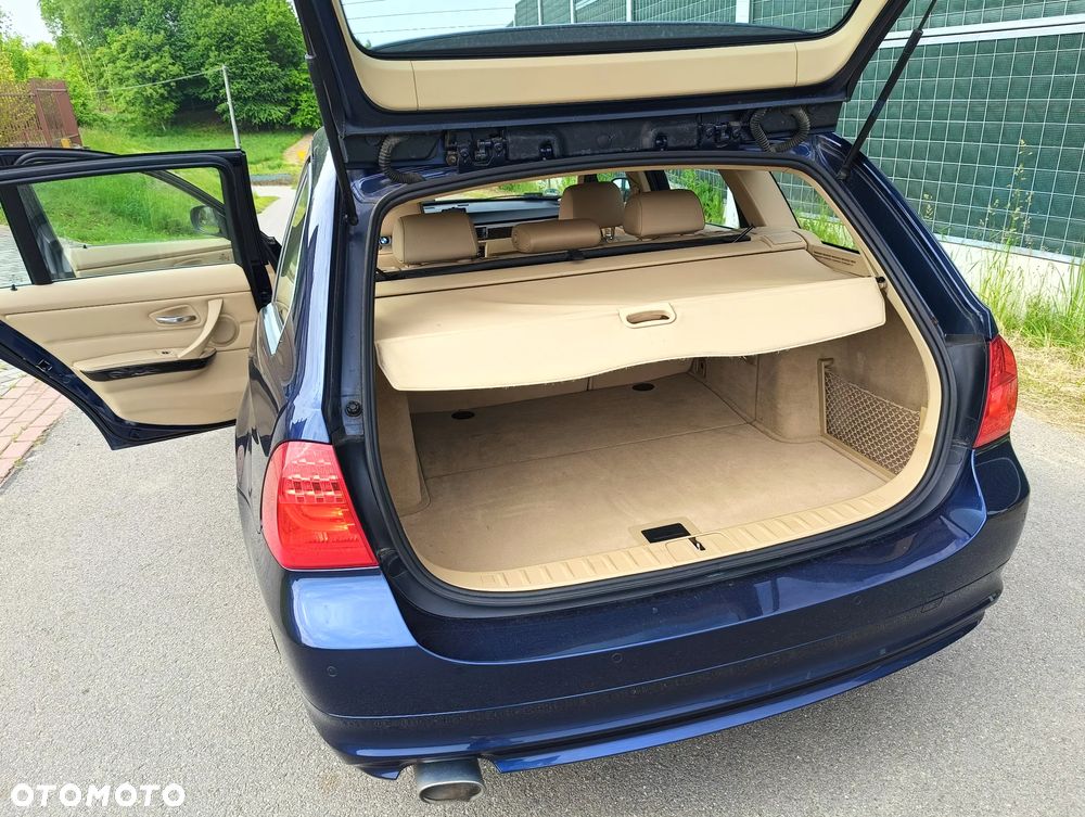 BMW Seria 3 320d xDrive DPF Touring Edition Exclusive - 29