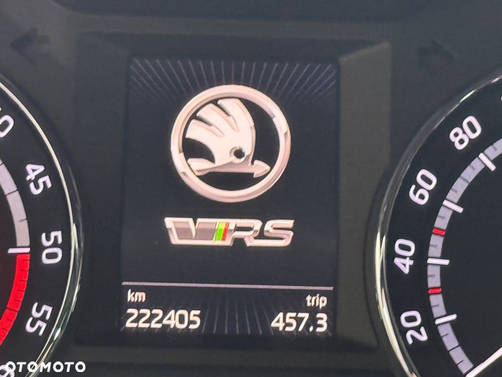 Skoda Octavia 2.0 TDI DSG RS - 25
