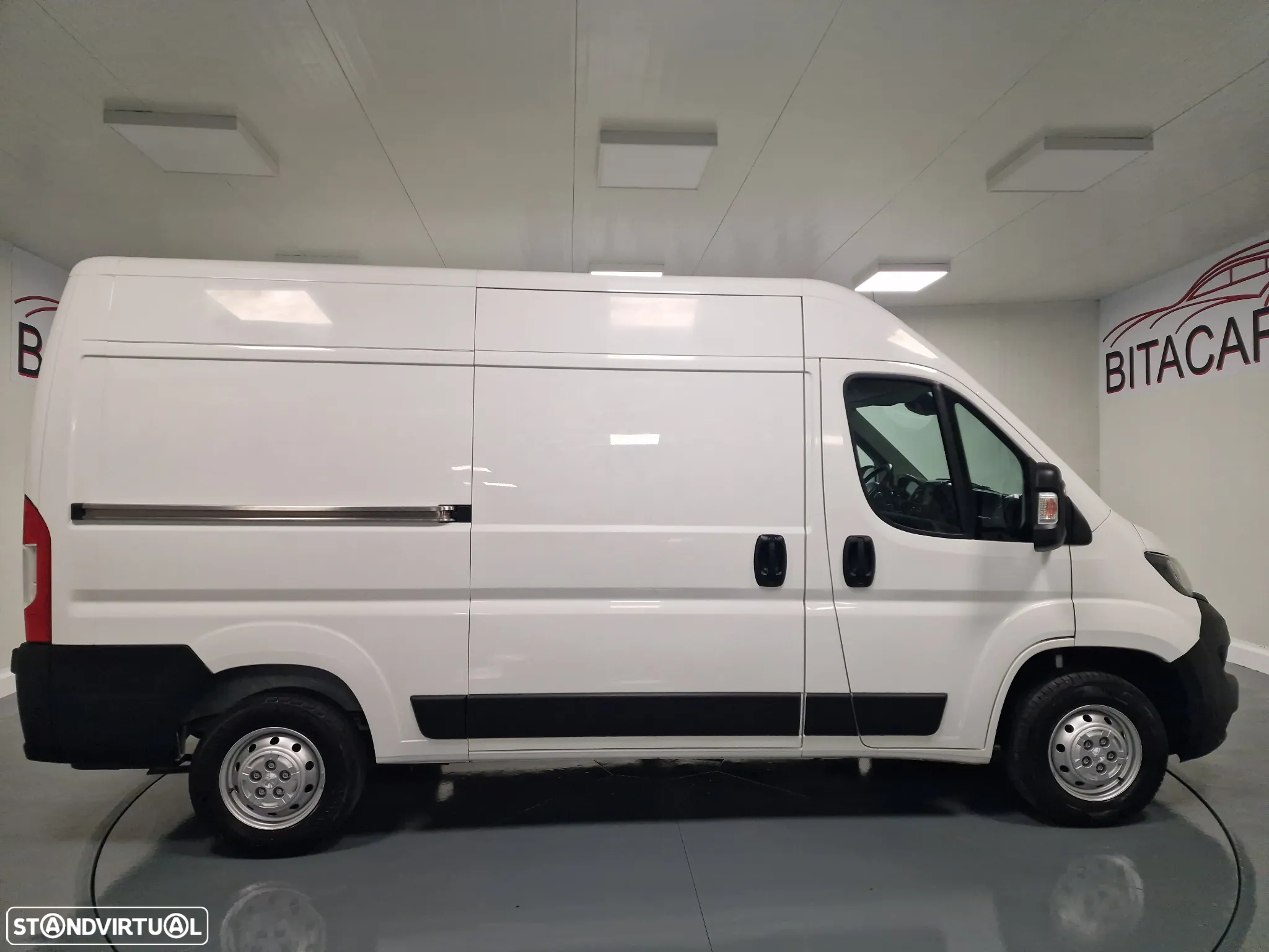 Peugeot BOXER 2.2 BLUEHDi 335 L2H2 Pro GPS CAM. TRASEIRA IVA DEDUTIVEL - 29