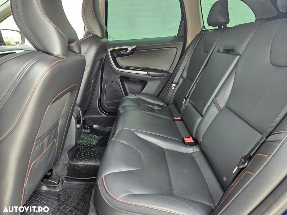 VOLVO XC60 2015 — imagine 19