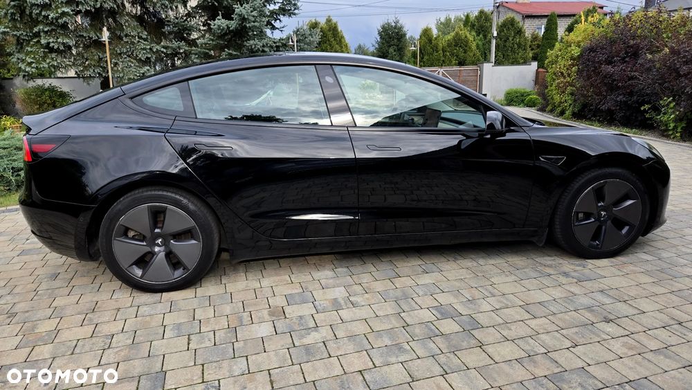 Tesla Model 3 - 8