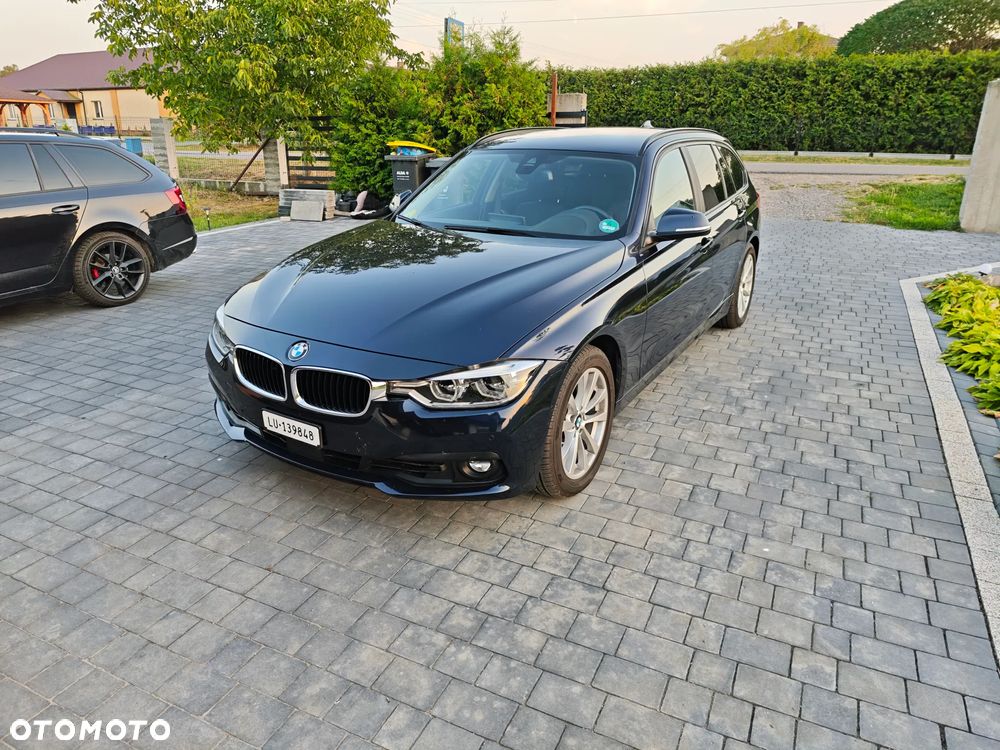 BMW Seria 3 330d Touring Sport Line - 2