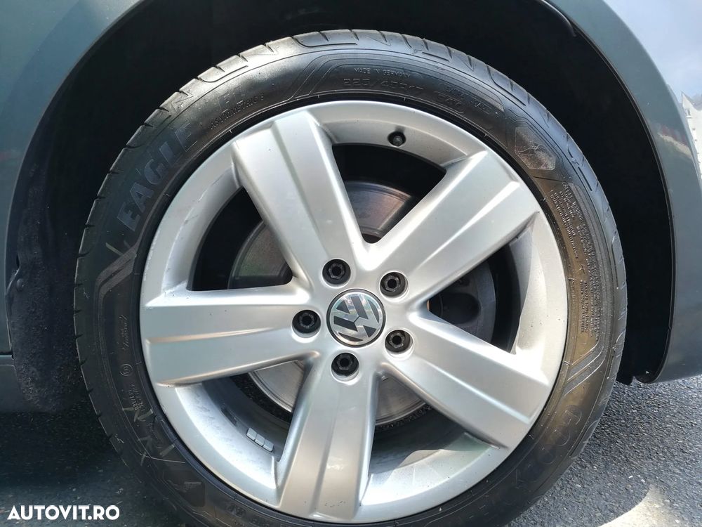 Volkswagen Touran 2.0 TDI DSG Highline - 5