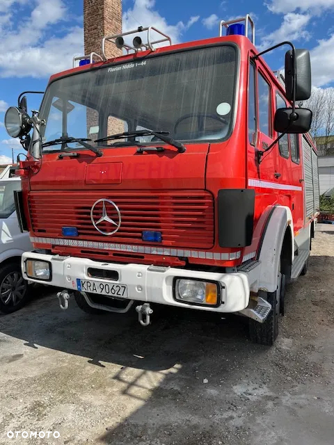 Mercedes-Benz - 4