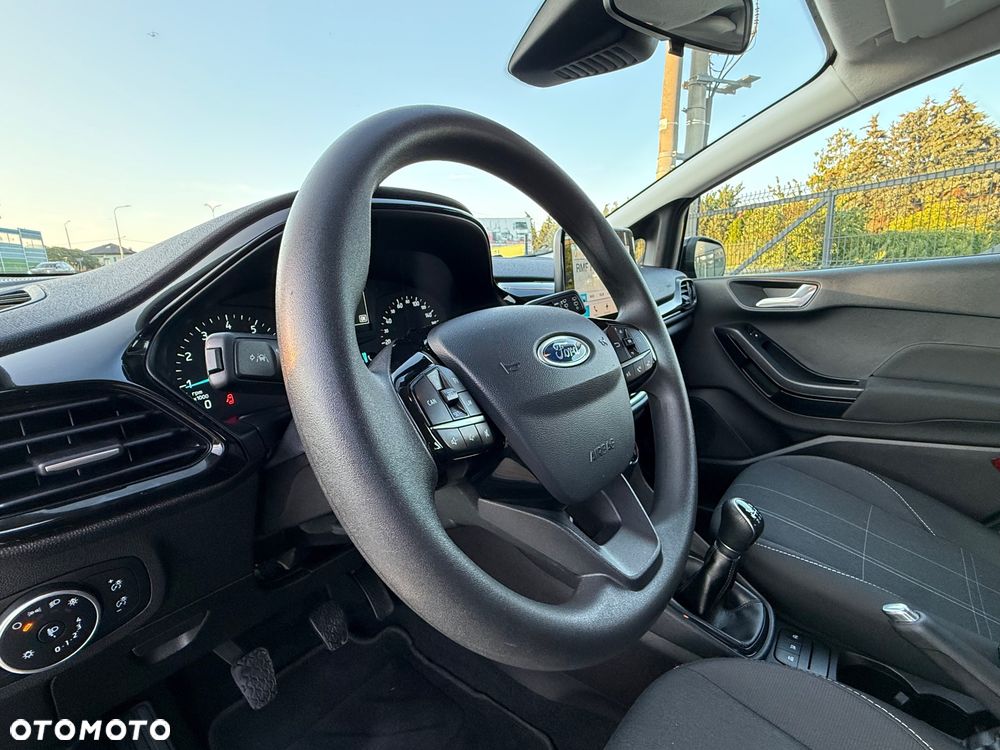 Ford Fiesta 1.1 S&S TITANIUM - 24