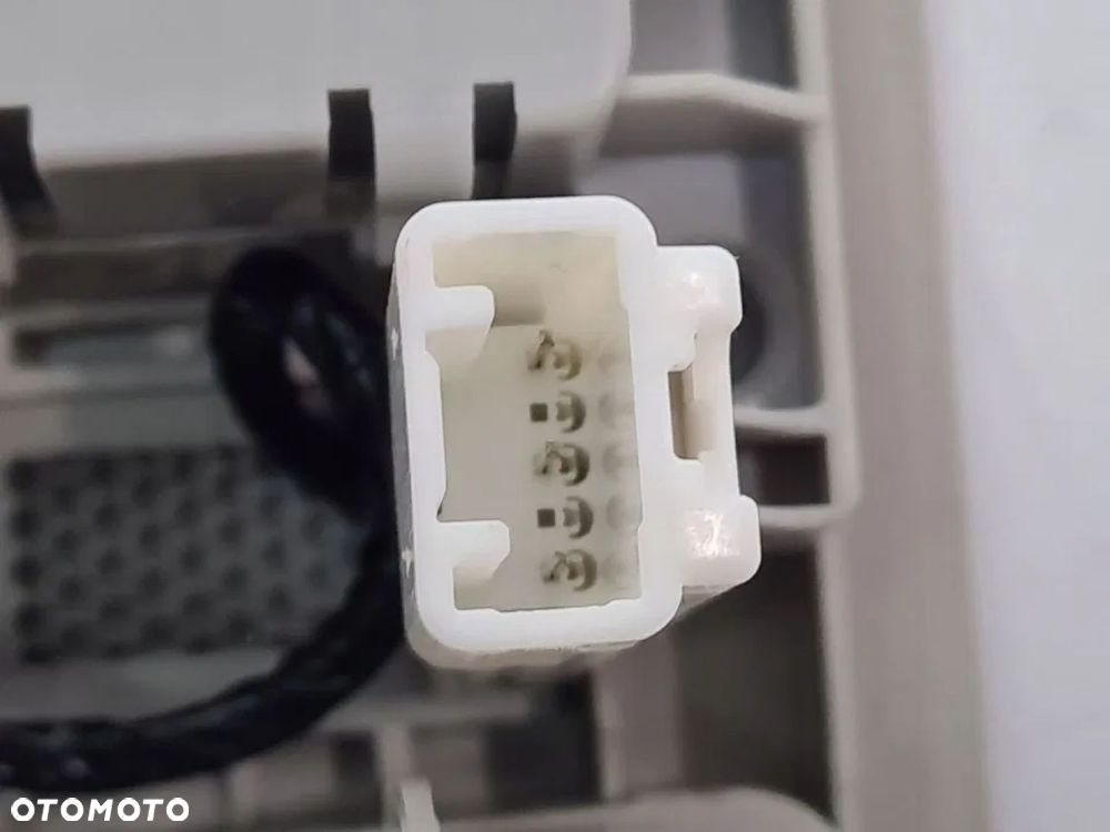 LAMPKA OŚWIETLENIE KABINY MADA 6 III GJ KOMBI - 7