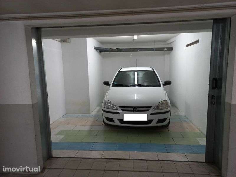 **Vendo/Arrendo  garagem fechada Macieira da Maia** - Grande imagem: 3/3