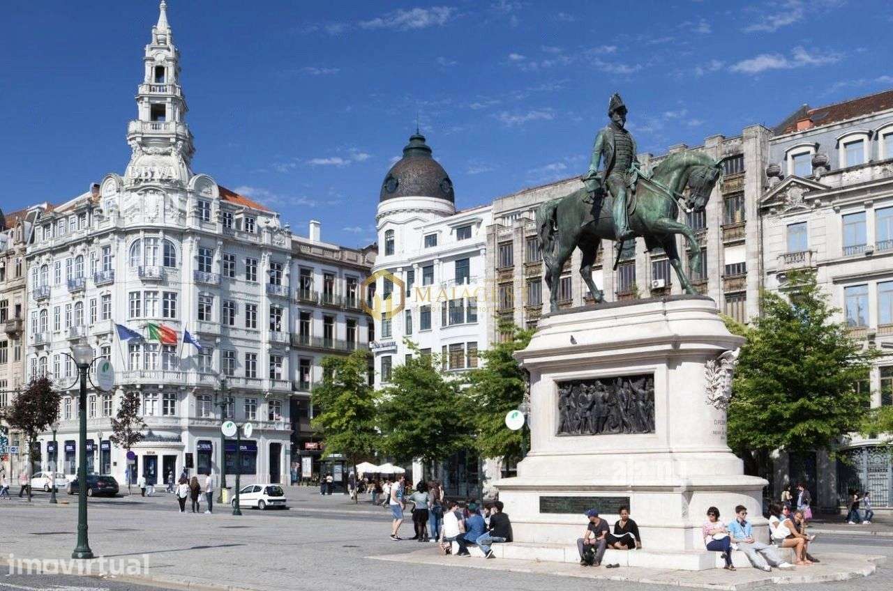 Prédio na baixa do Porto com 5 frações - Grande imagem: 3/8
