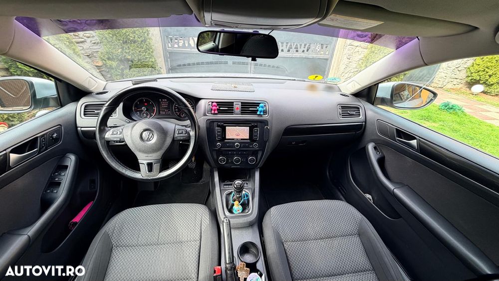 Volkswagen Jetta 1.6 TDI Comfortline - 5