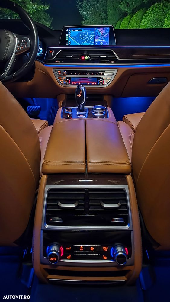 BMW Seria 7 745e - 21