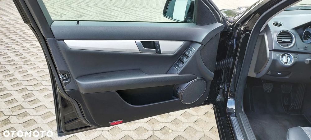 Mercedes-Benz Klasa C - 30