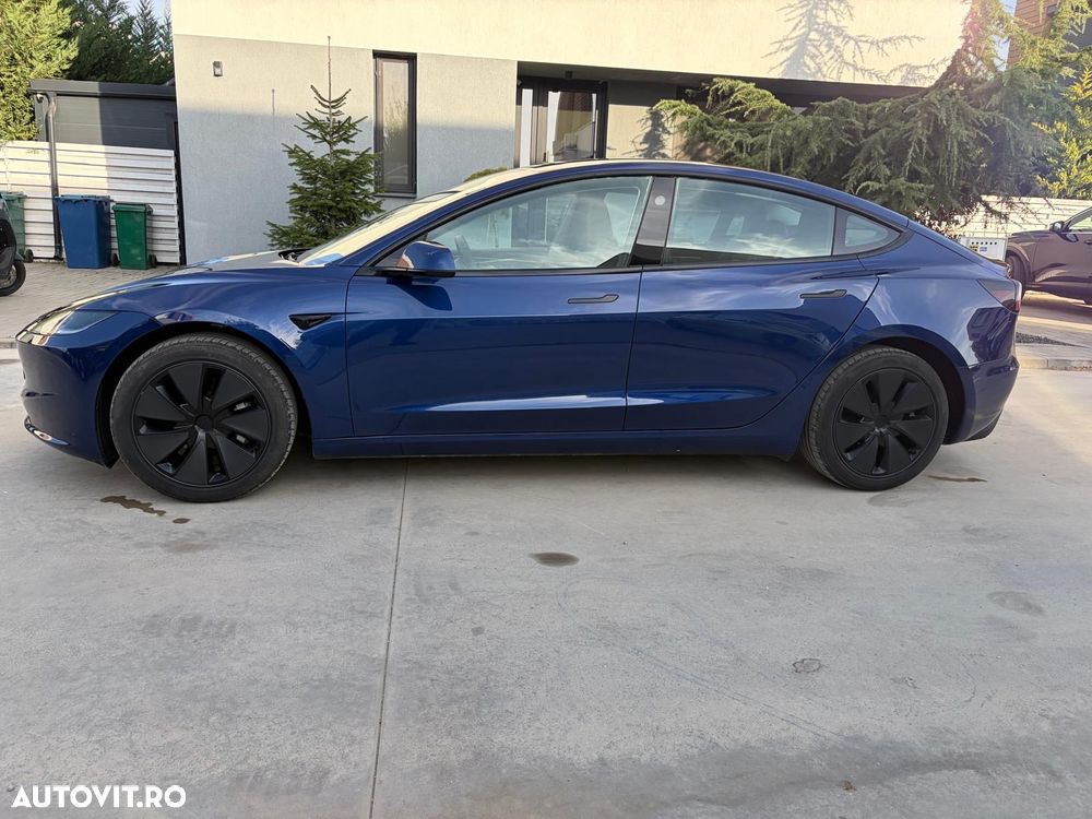 Tesla Model 3 - 6