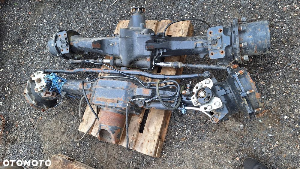 New holland Case Most przedni os  przednia zwolnica połos obudowa pochwa - 1