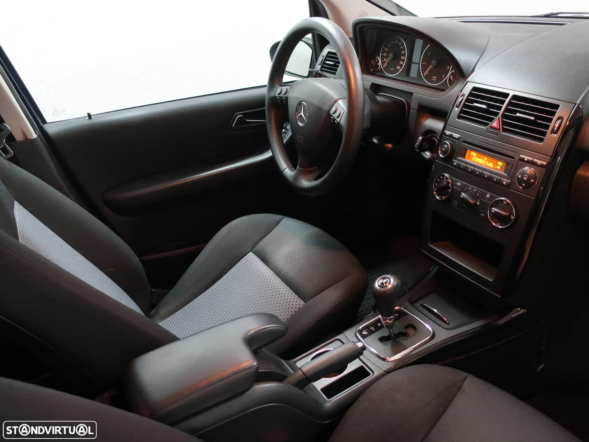 Mercedes-Benz A 150 Classic Automatic - 18