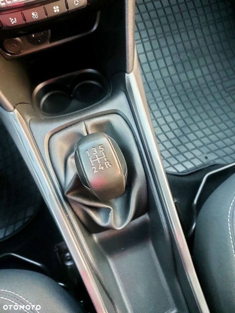Peugeot 2008 1.6 BlueHDi Style - 28