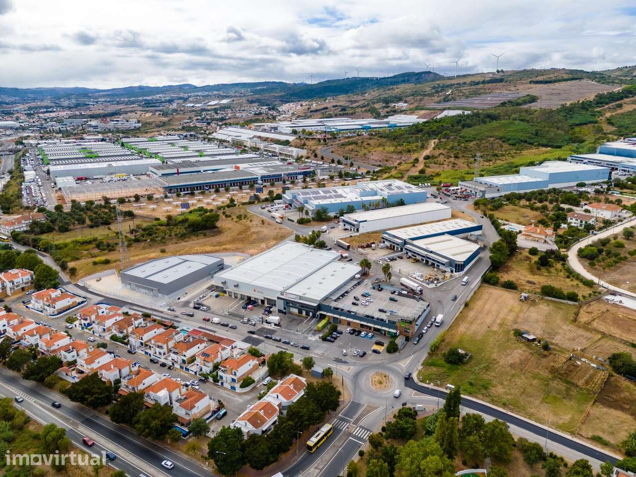 Armazém com 800 m2 de área bruta privativa na Urbanização... - Grande imagem: 3/39
