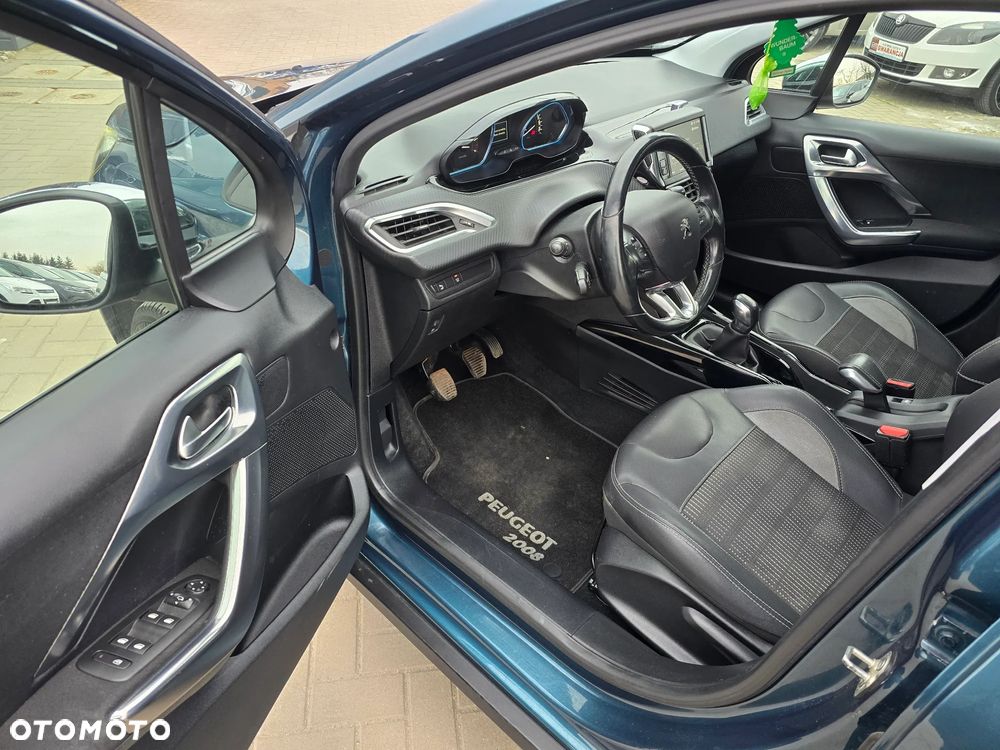 Peugeot 2008 - 8